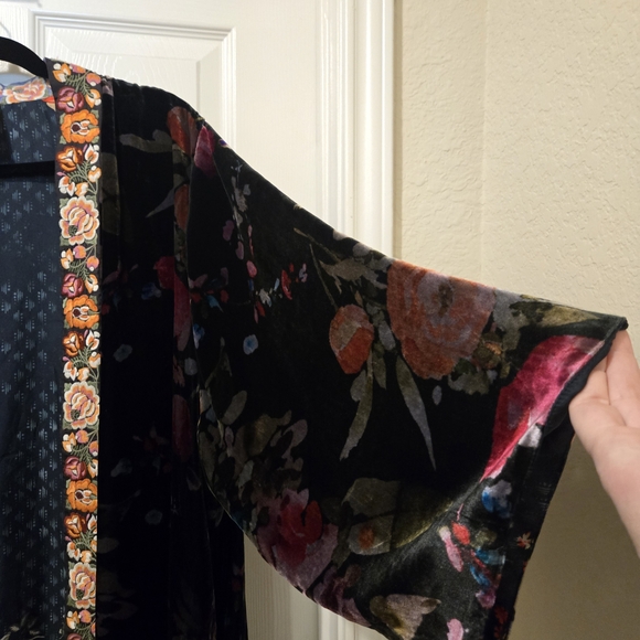 Johnny Was Black Velvet Floral Kimono with Orange Embroidered Trim - Picture 4 of 13